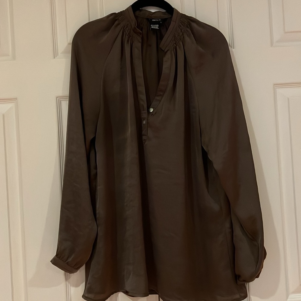Chapter one silky  smooth long sleeve blouse Sz L